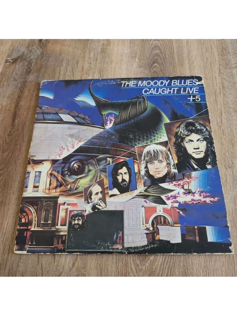 THE MOODY BLUES CAUGHT LIVE +5 12" 2-LP SET VINYL RECORD GATEFOLD LONDON 1977